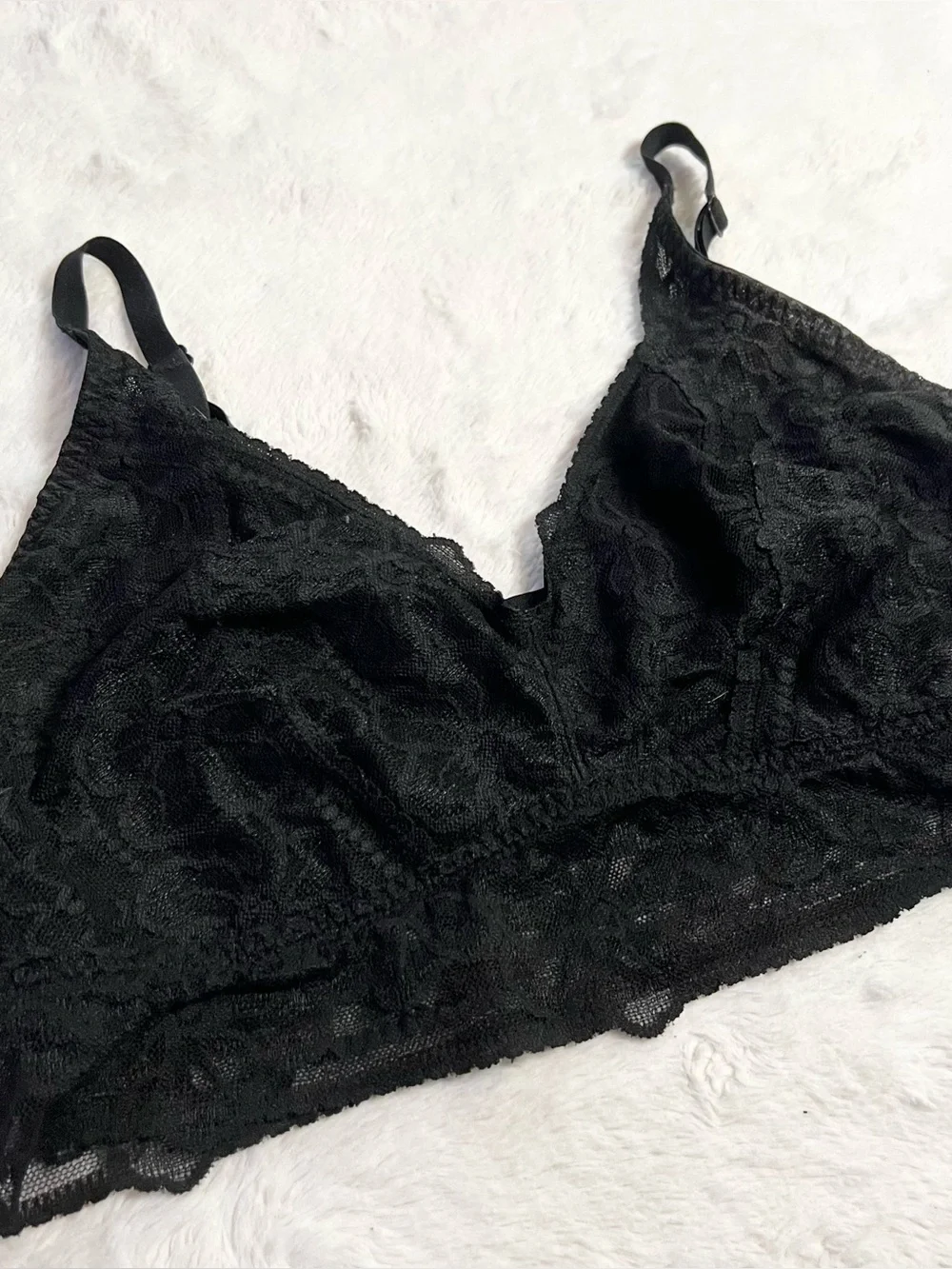 VS PINK Black Lace Bralette Size Large Wireless Comfortable